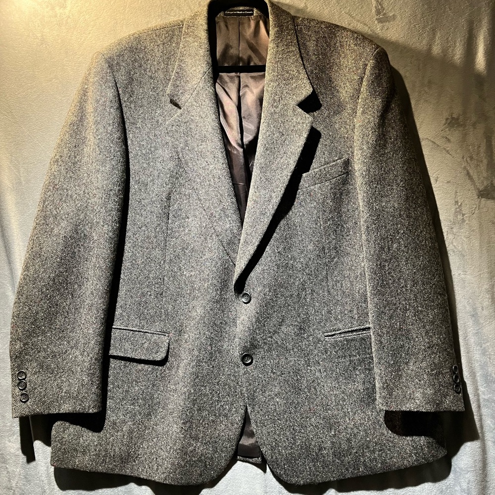 Men's Gray Wool-Blend Sport Coat - Classic Notch Lapel woven in Donegal Ireland